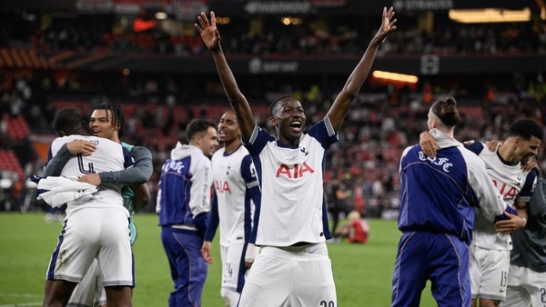 Tottenham Tunda Puasa Gelar Sejak 1984: Akhirnya Spurs Berjaya Lagi!